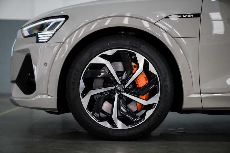 Audi e-tron Sportback 3