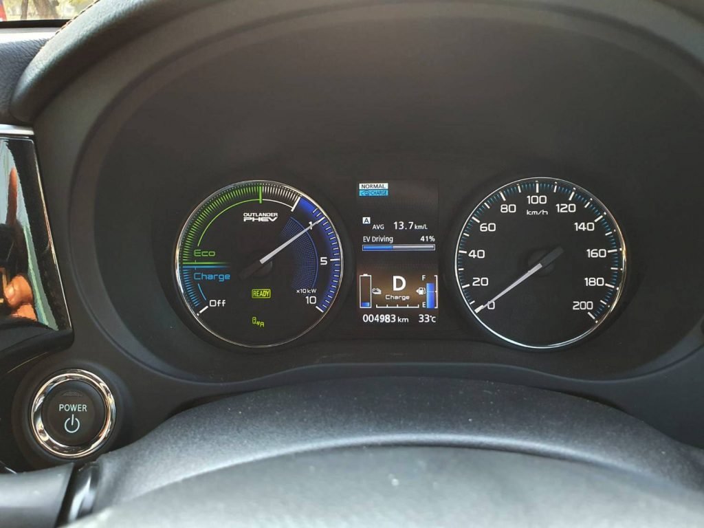 Mitsubishi Outlander PHEV 24