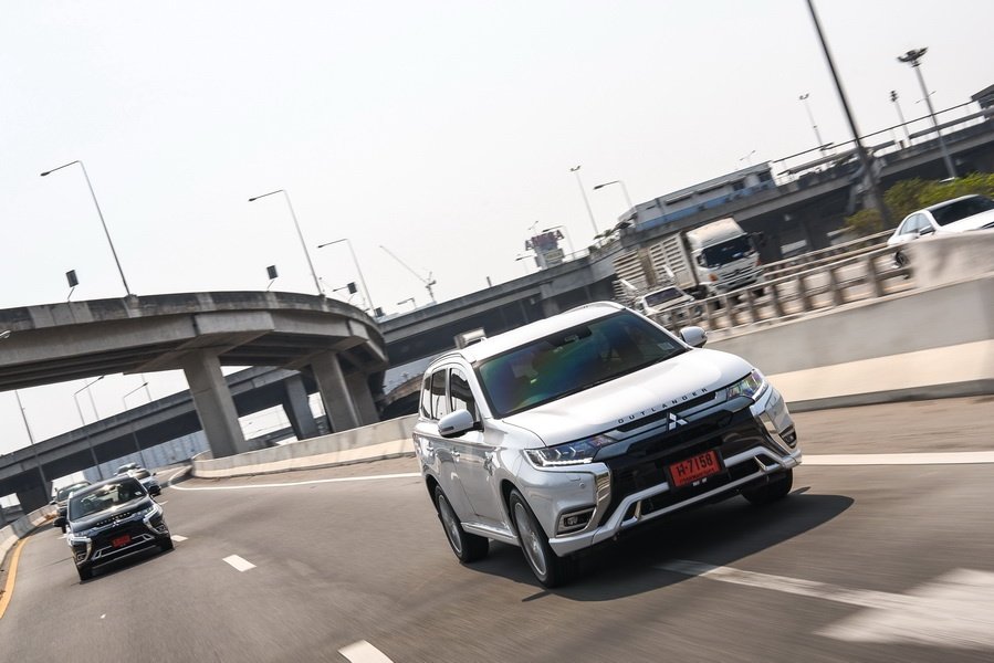 Mitsubishi Outlander PHEV 18