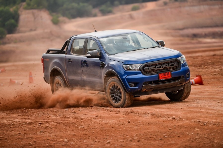 Ford Ranger FX 4 MAX 16